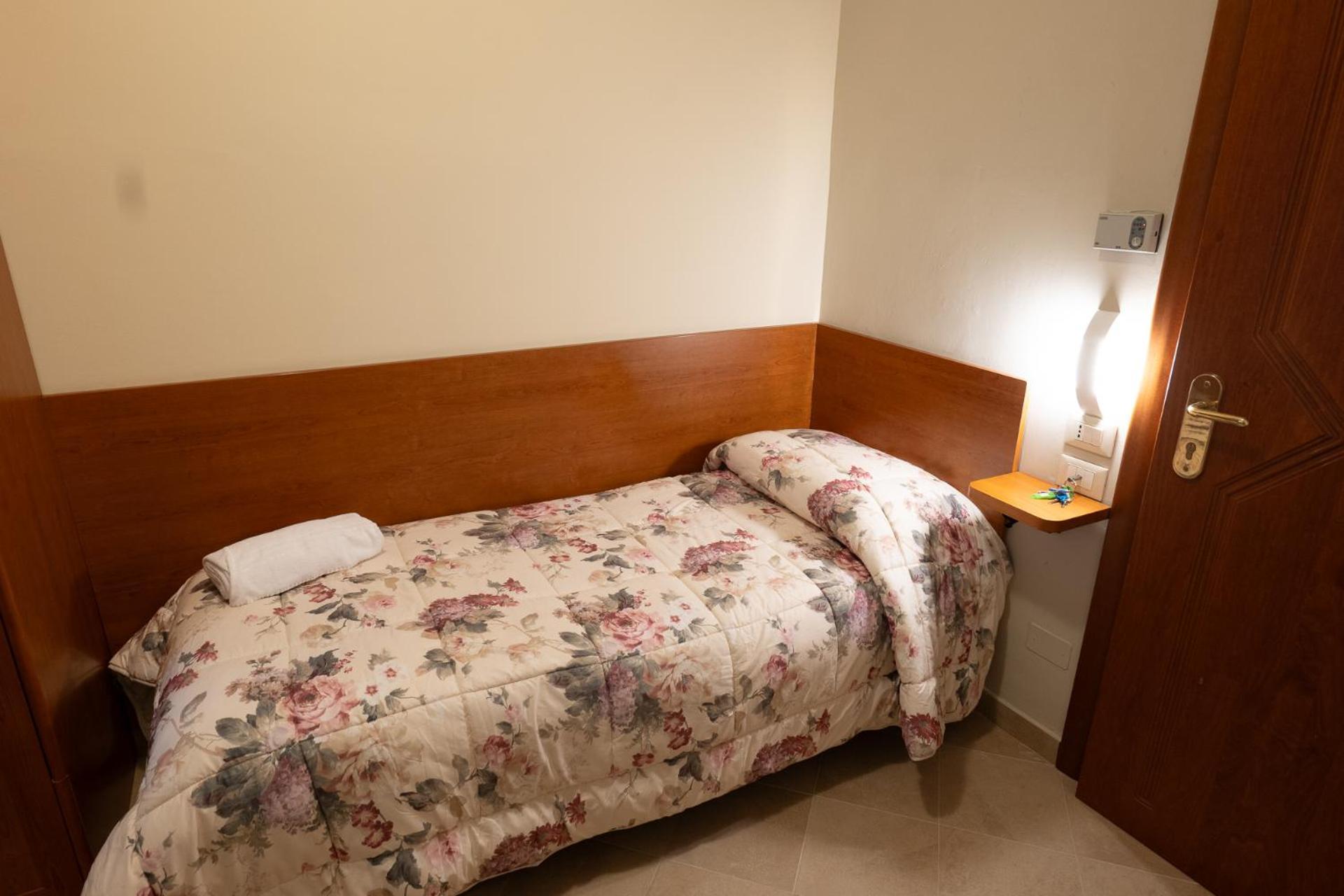Single Room,1587519441:JPEG
